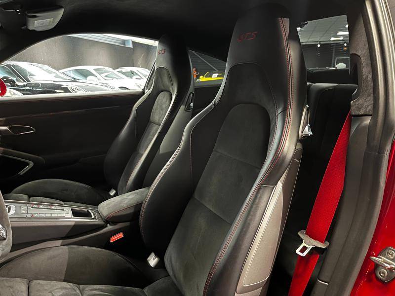 Intérieur De Luxe De Voiture Photo stock - Image du miroir, sièges